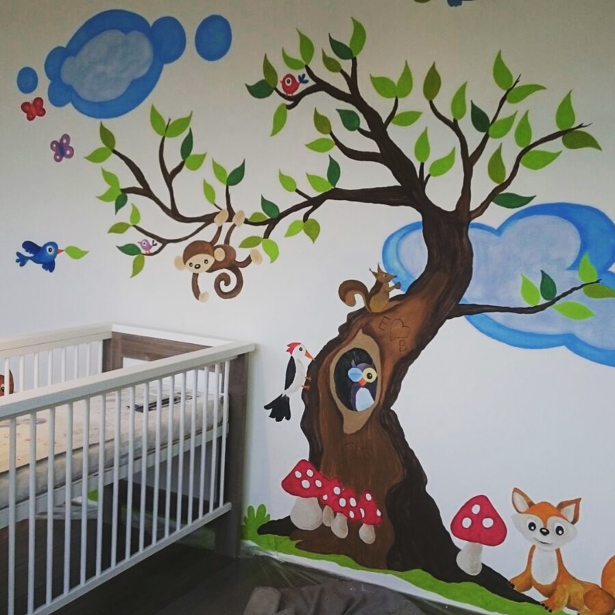 muurschildering-boom-diertjes-kinderkamer